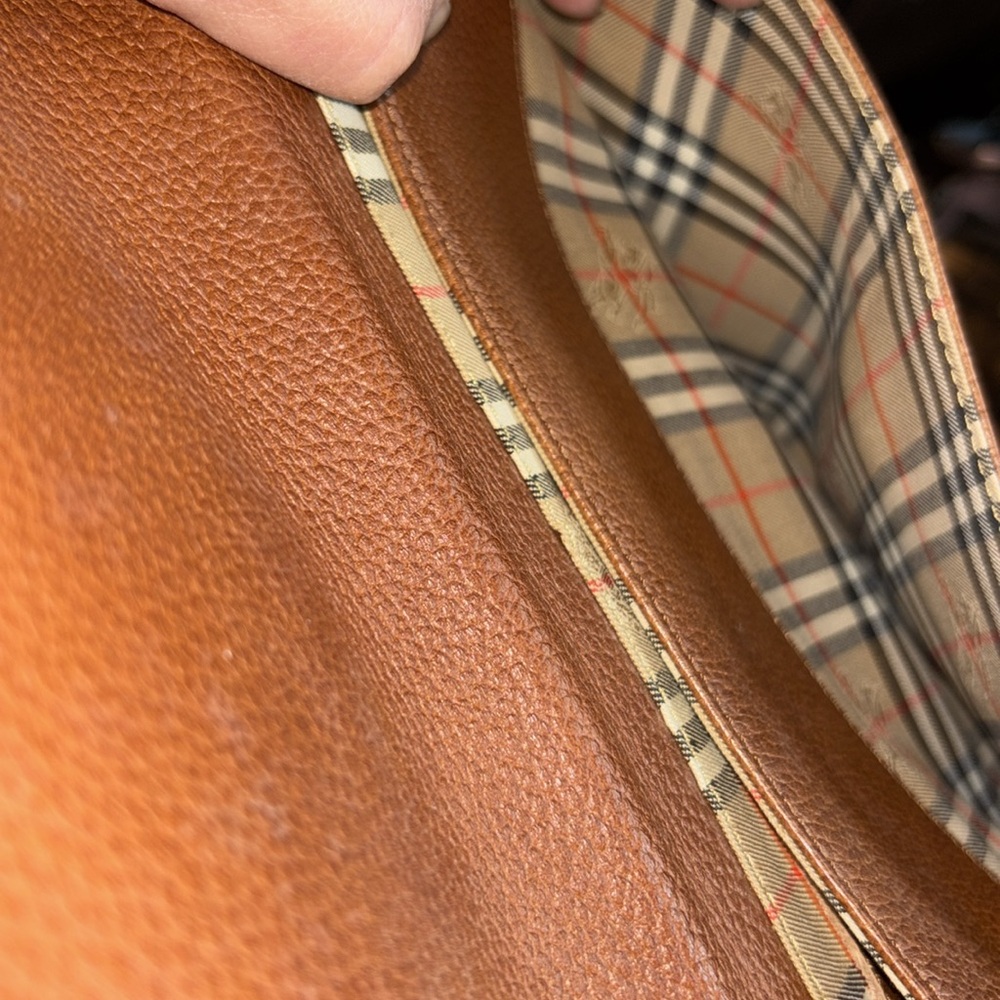Vintage Burberry crossbody bag. - Picture 3 of 10